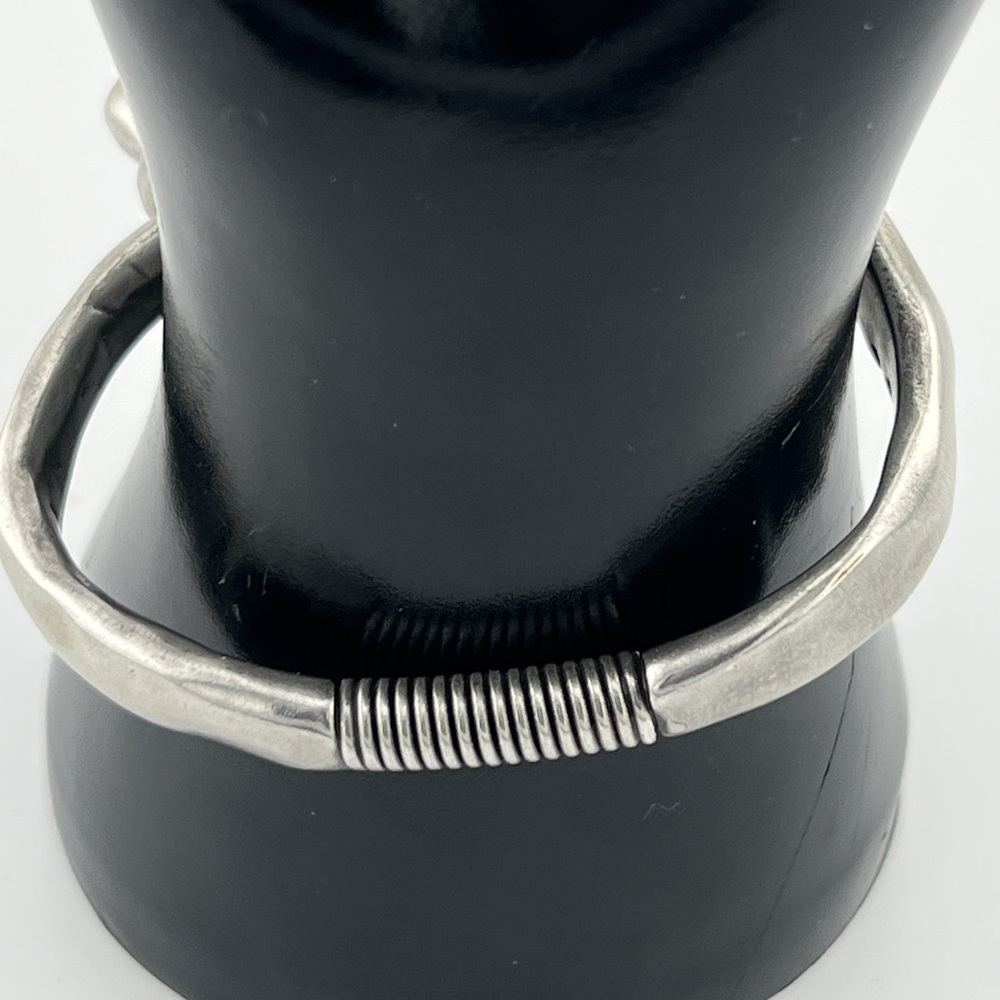 UNO de 50 TIED Hook Clasp Bracelet - Picture 3 of 4
